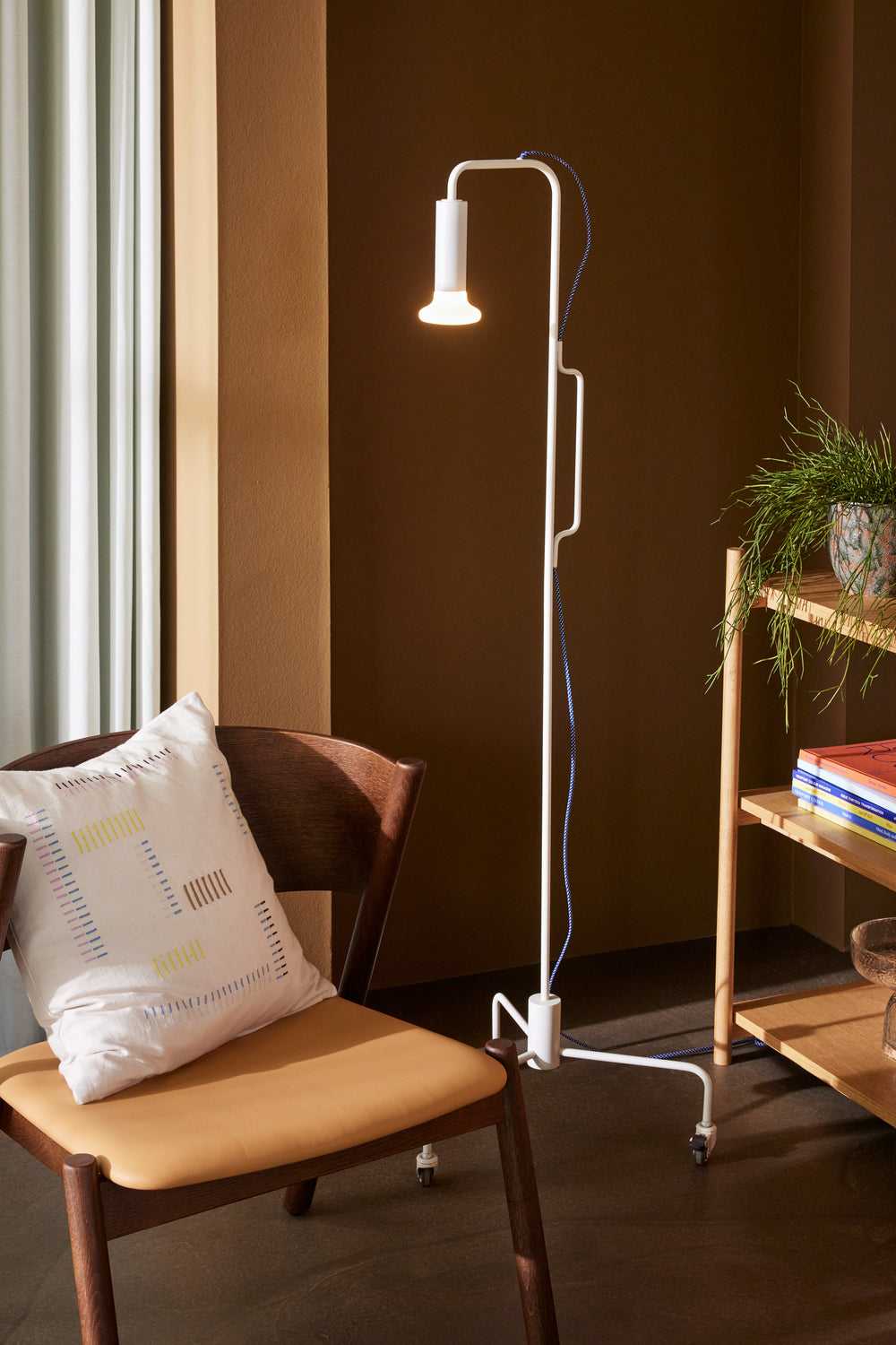 Hübsch Iso Floor Lamp, Light Grey