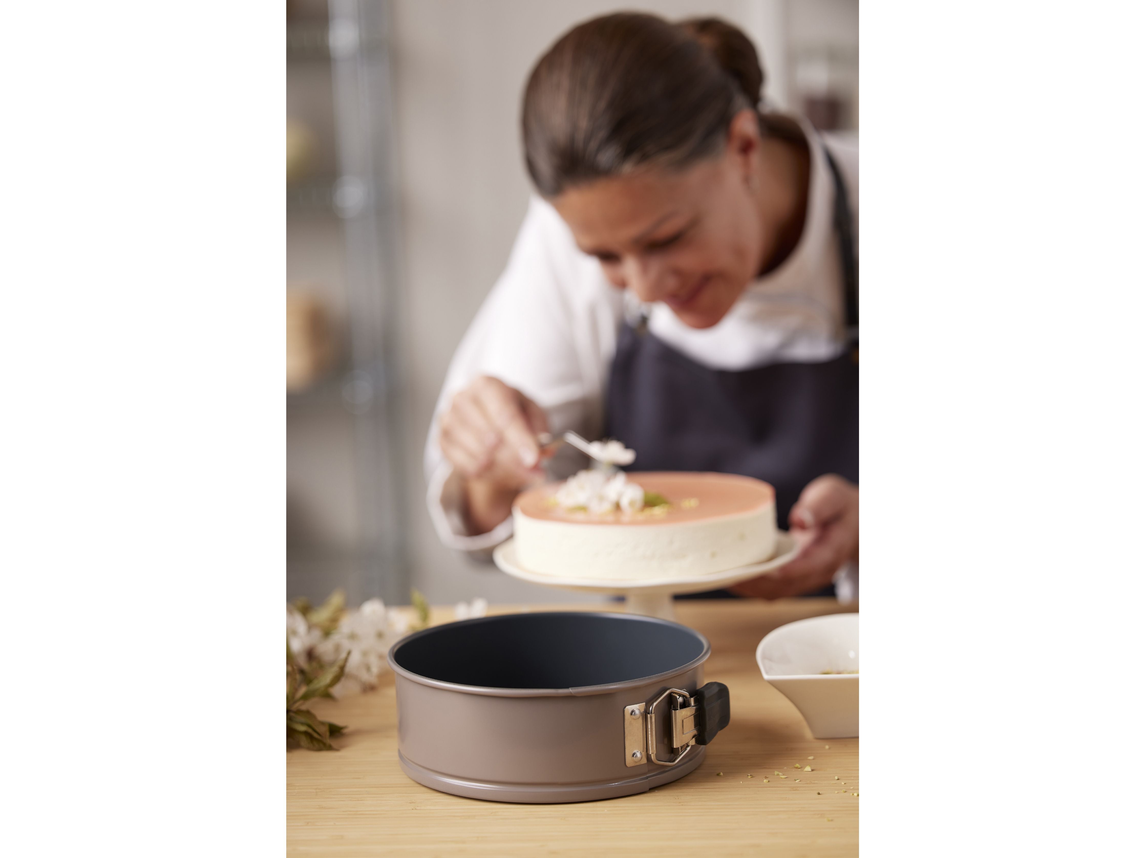 [product_category]-Blomsterbergs Cake Tin Latte, ø 24 Cm-Blomsterbergs-5722000309024-30902-BLO-2