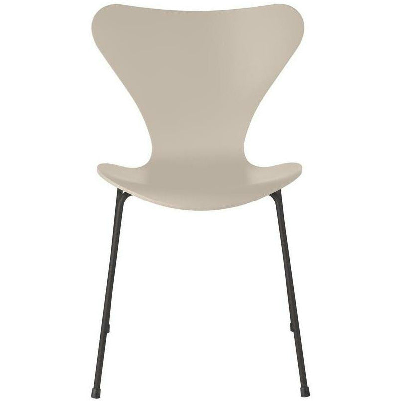 [product_category]-Fritz Hansen Series 7 Chair Lacquered Light Beige Shell, Warm Graphite Base-Fritz Hansen-3107-LAKERET-LIGHT-WARM-FRI-1