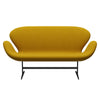 Fritz Hansen Svanesofa 2-personere, Sortlakeret/Hallingdal Mustard (Sennep)