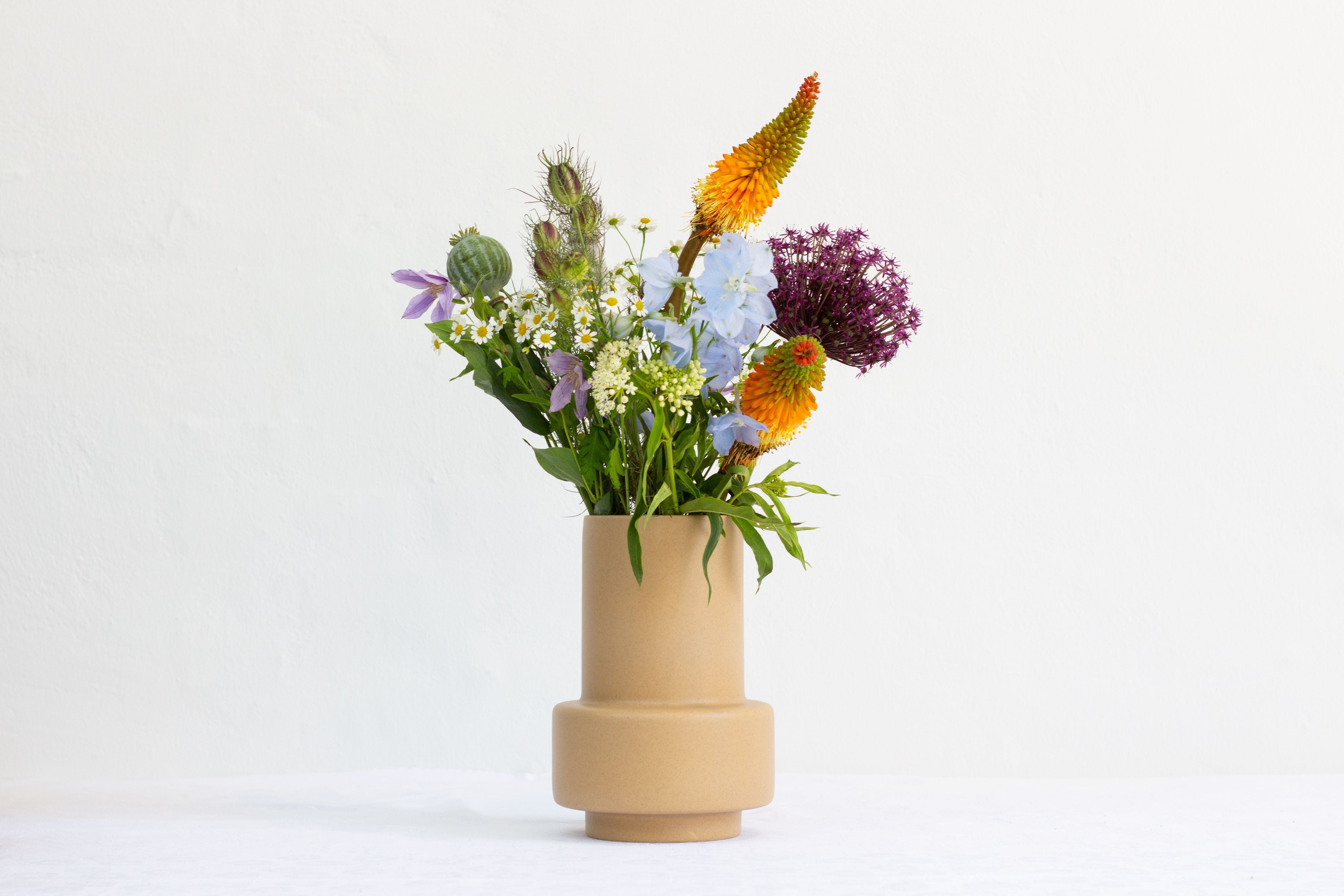 Ro Collection Hurricane Ceramic Vase Stor, Soft Ochre